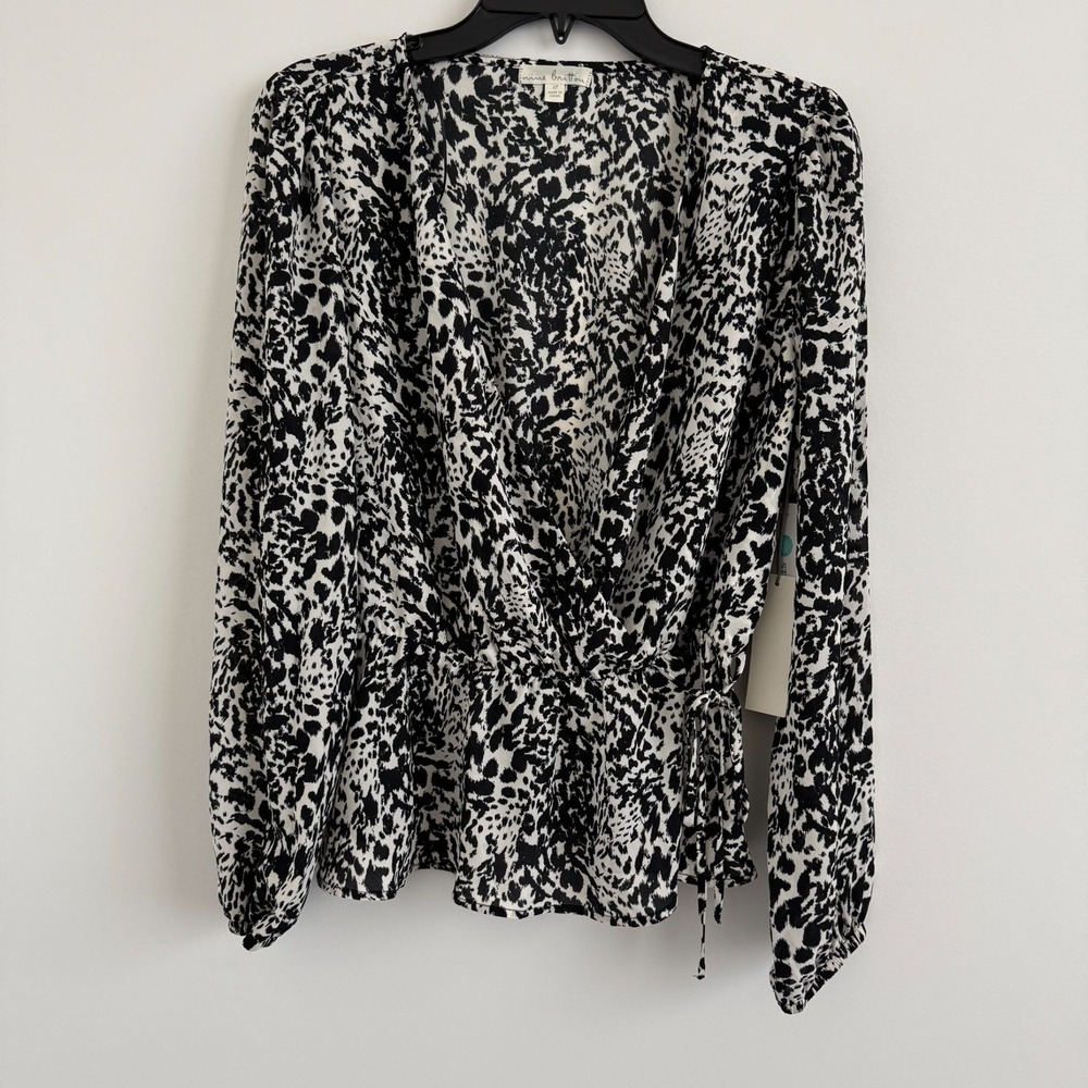 Nine Britton Women Petite LP Animal Print Peplum Wrap Top Long Sleeve